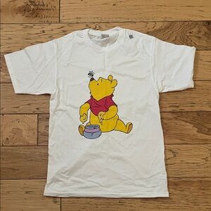 Disney White Winnie the Pooh Short Sleeve Tee